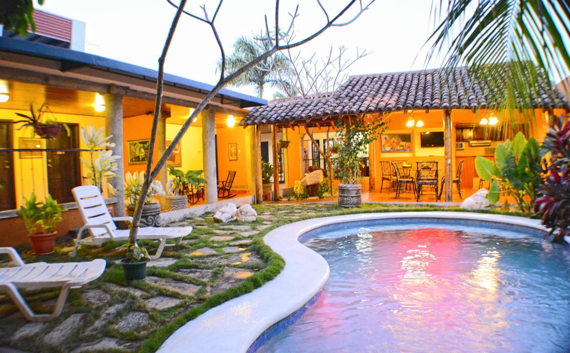 Hotel Colonnade Nicaragua Managua Exterior photo