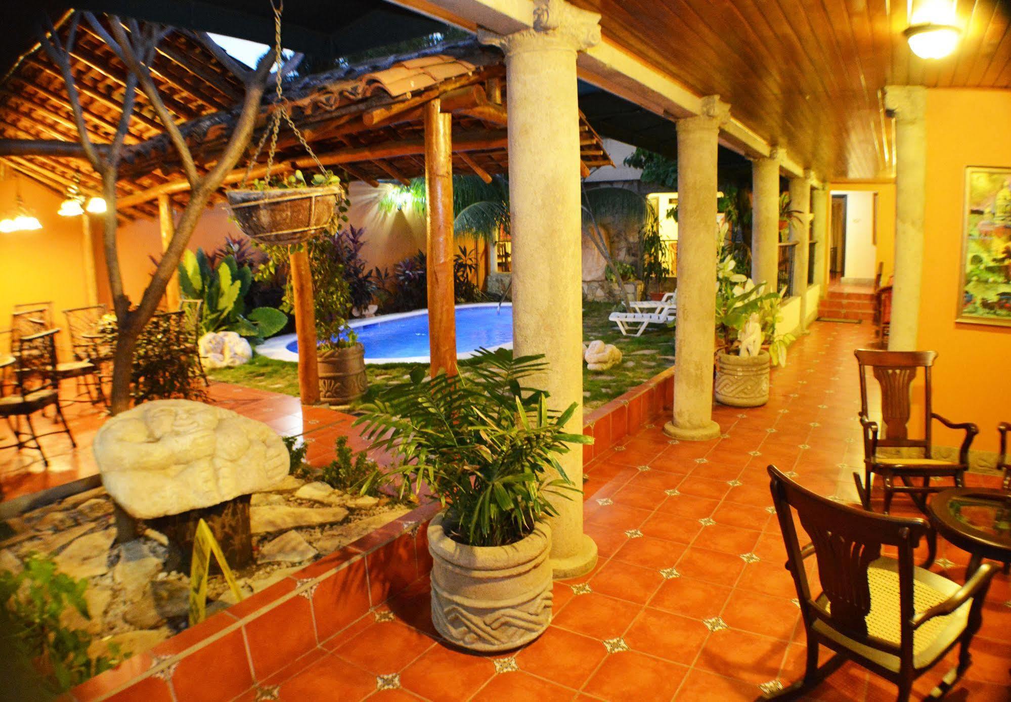 Hotel Colonnade Nicaragua Managua Exterior photo