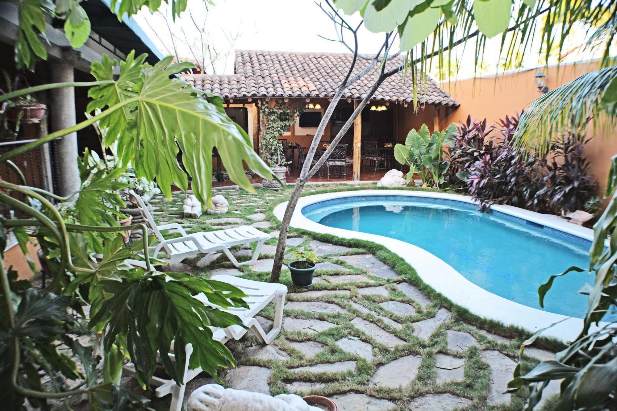 Hotel Colonnade Nicaragua Managua Exterior photo